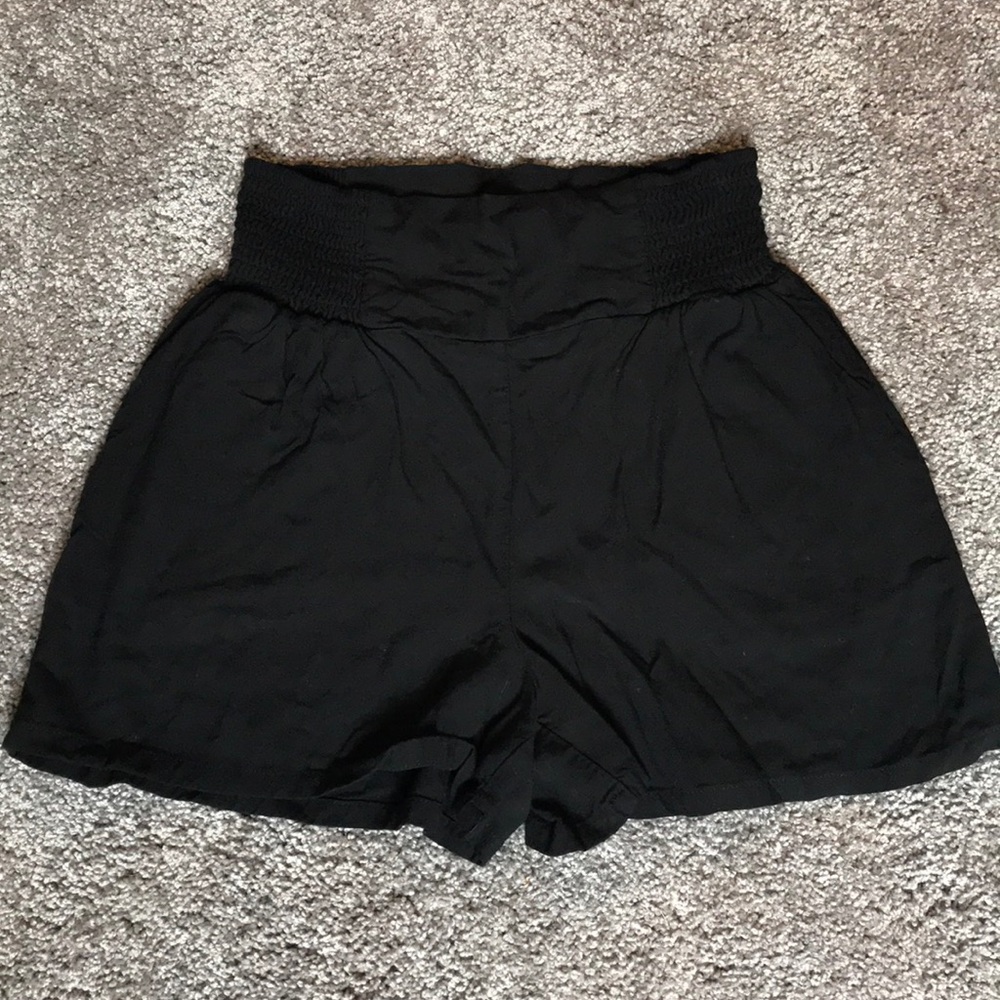Black high waisted flowy shorts